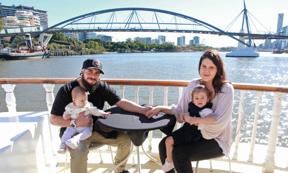 kookaburra river queens lunch cruise family