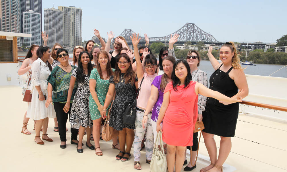 kookaburra river queens group lunch cruise