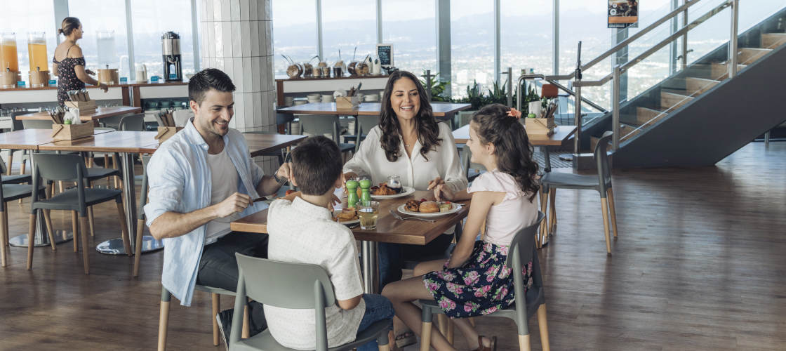 q1 observation deck skypoint dining