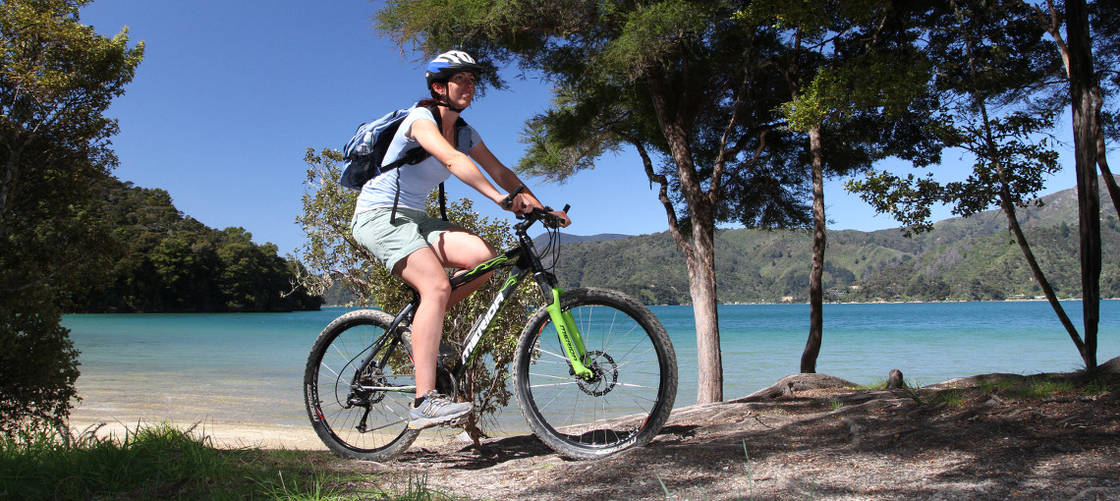 Cycling New Zealand in autumn