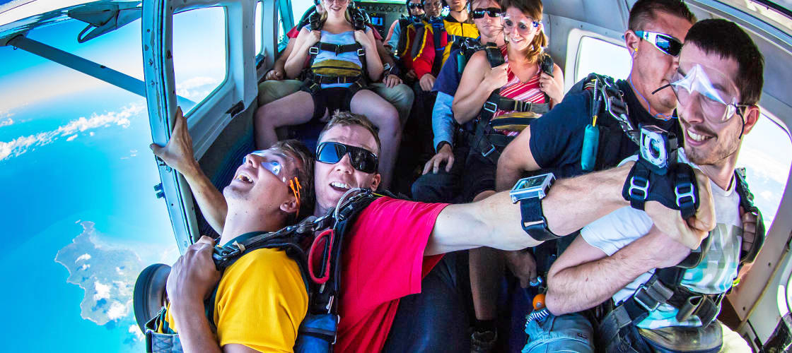 cairns skydiving plane