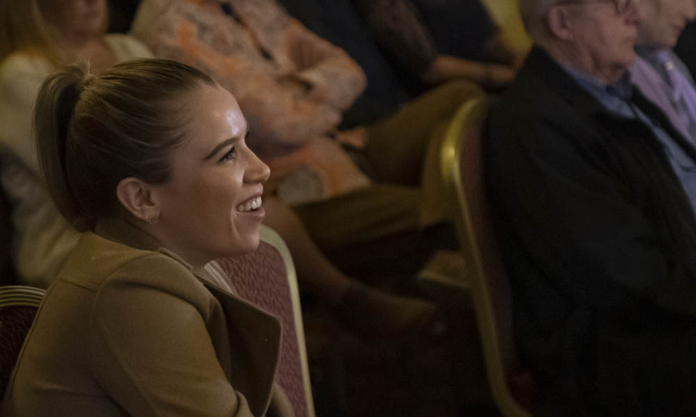 Sydney Night Magic Show with Bruce Glen