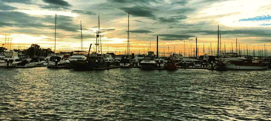 Melbourne City to Williamstown 2 hour Return Cruise