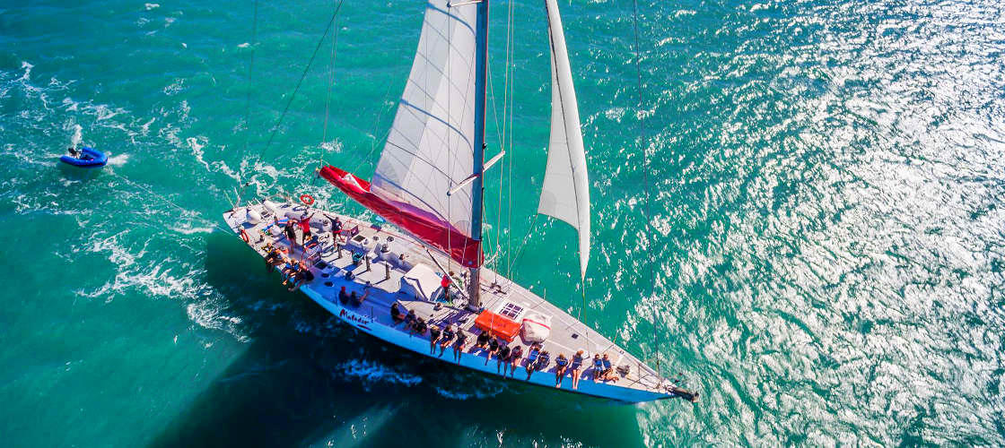 Whitsundays Overnight Sailing Experience