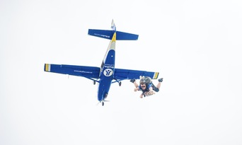 シドニー発ウーロンゴン スカイダイビング 15 000ft フリーフォール約60秒 送迎利用可 シドニー ウーロンゴン 24時間 Web予約 Experience Oz