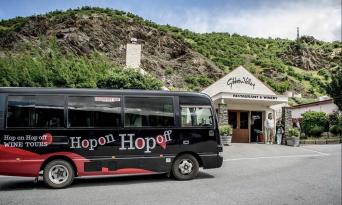 Hop On Hop Off Wine Tour departing Queenstown Thumbnail 4