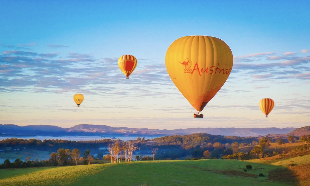 Gold Coast Hot Air Balloon Flight with Breakfast and FREE Photo