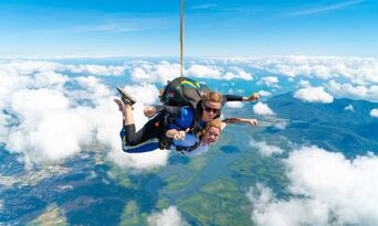 Cairns Tandem Skydive up to 15,000ft Thumbnail 2