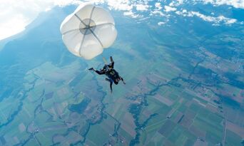Cairns Tandem Skydive up to 15,000ft Thumbnail 1