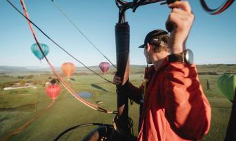 Sunrise Balloon Flight in Mansfield Thumbnail 4