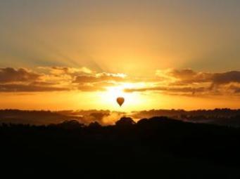 Hot Air Ballooning In Byron Bay Thumbnail 3