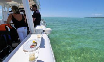Moreton Island Champagne and Oyster Tour Thumbnail 4