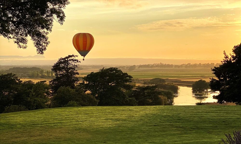 Avon Valley Hot Air Balloon Flight with Transfer - Weekend
