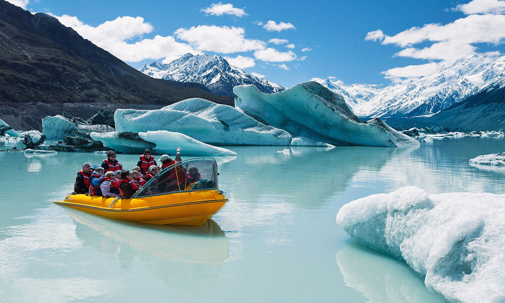 Mount Cook Return Scenic Flights from Queenstown with Glacier Boat Tour