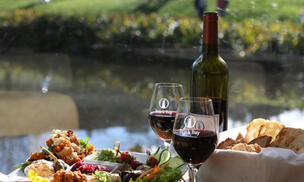 Kumeu Wine Tours and Lunch from Auckland