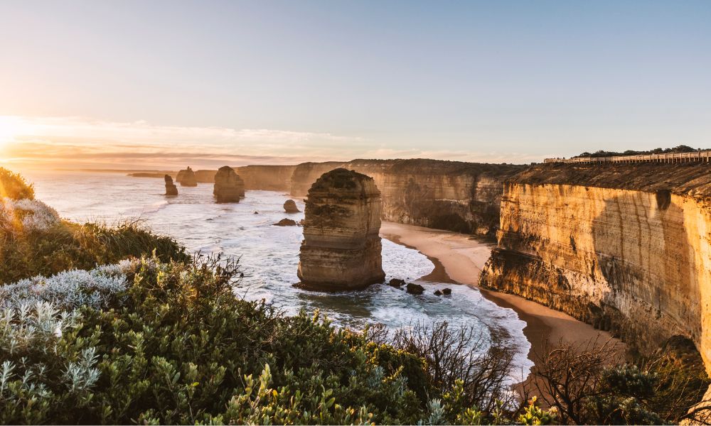 Explore Great Ocean Road & 12 Apostles with Melbourne City Transfers