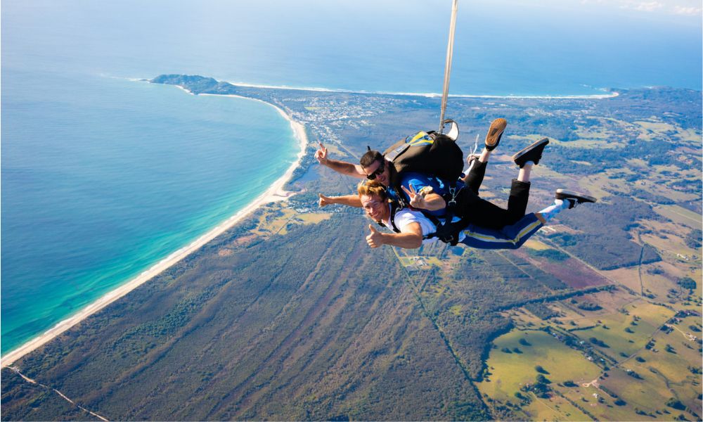 Byron Bay Tandem Skydive up to 15,000ft with Transfers - Weekdays