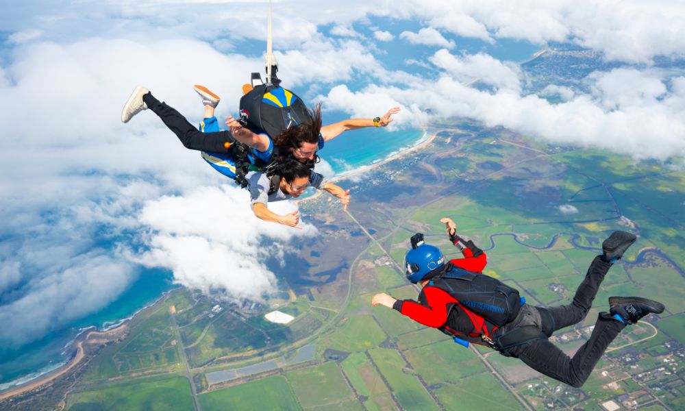 Weekday Transfer Great Ocean Road up to 15,000ft Tandem Skydive - Local Agent and Inbound