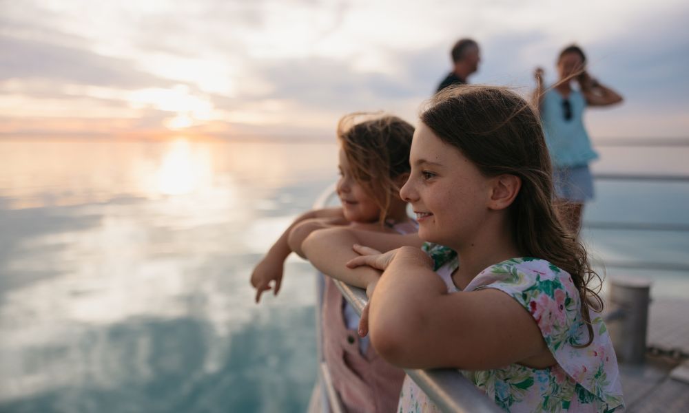 Sunset Coastal Cruise with Snubfin Dolphins from Broome