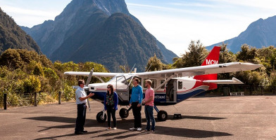 Milford Sound Scenic Flight and Cruise Package from Queenstown