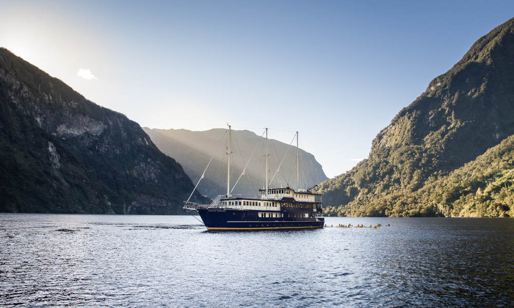 doubtful sound cruise and coach