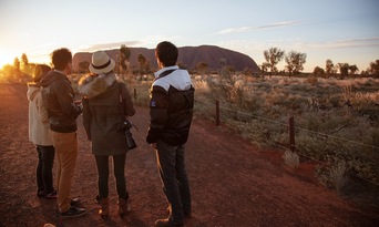 Uluru Sunset Tour from Ayers Rock Resort Thumbnail 6
