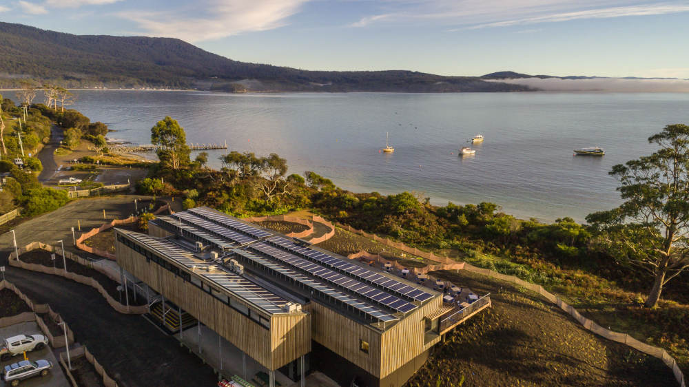 Bruny Island Wilderness Cruise and Bus Transfer from Hobart