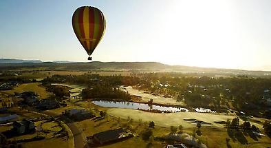 Hunter Valley Hot Air Ballooning with Champagne Breakfast