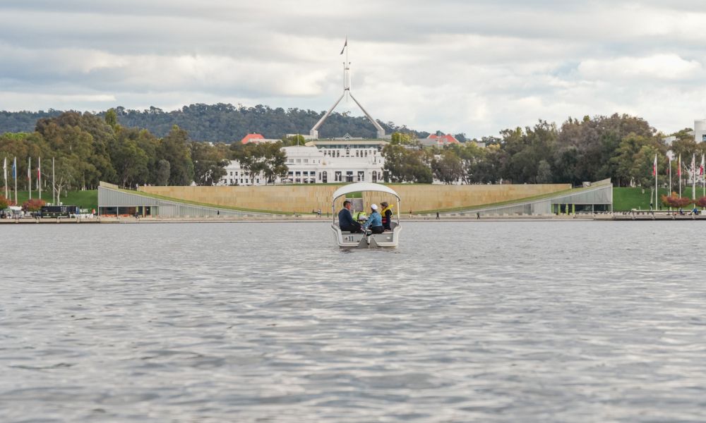 Electric Picnic Boat Hire For 2 Hours - Canberra