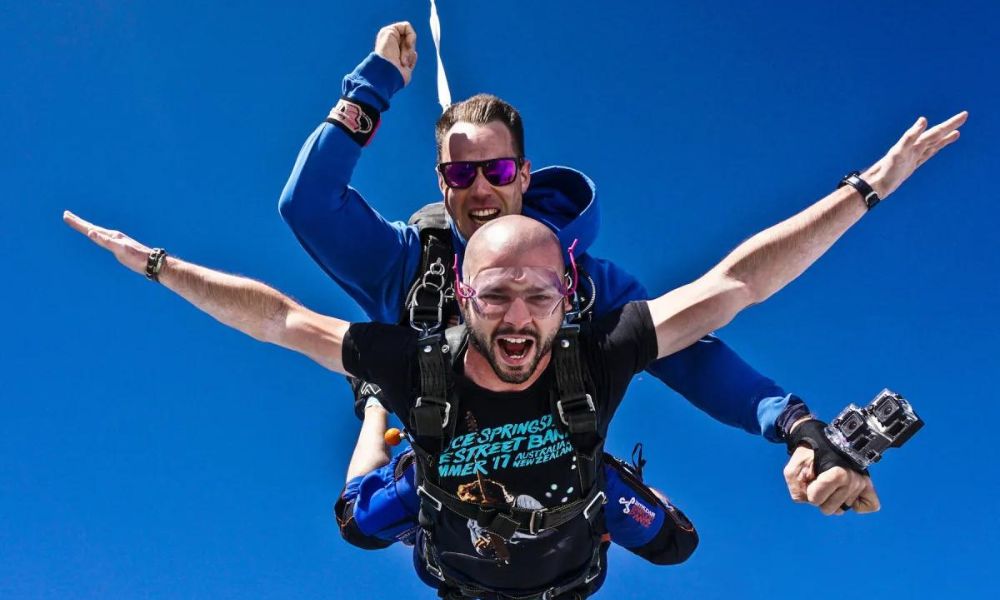 Adelaide Tandem Skydive over Goolwa - 9000ft