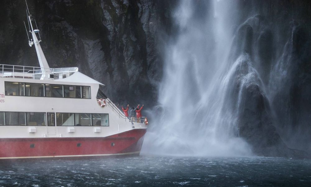 Milford Sound Coach, Nature Cruise and Fly from Queenstown with Glenorchy Air