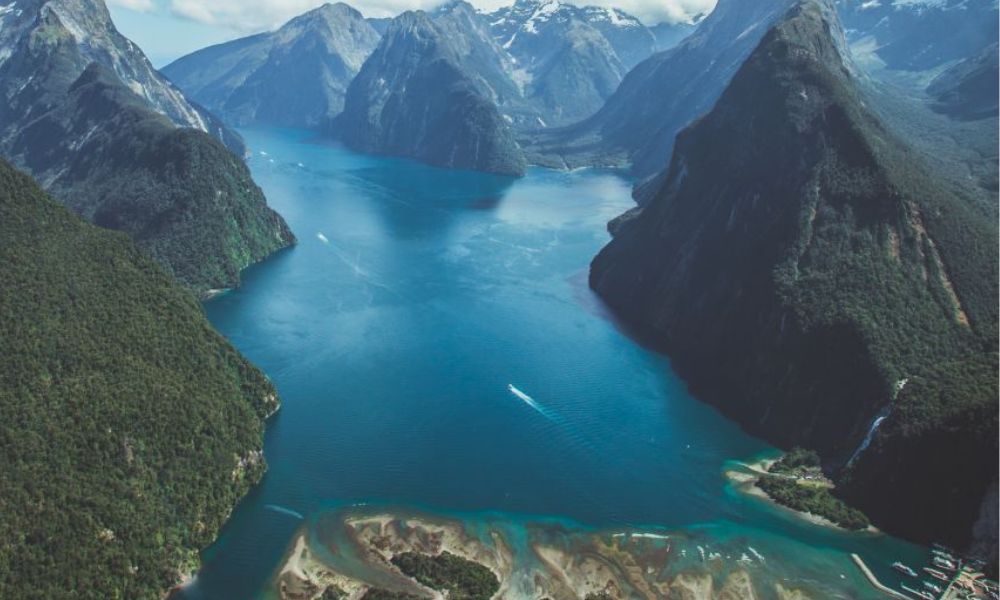 Milford Sound and Glaciers Scenic Flight 