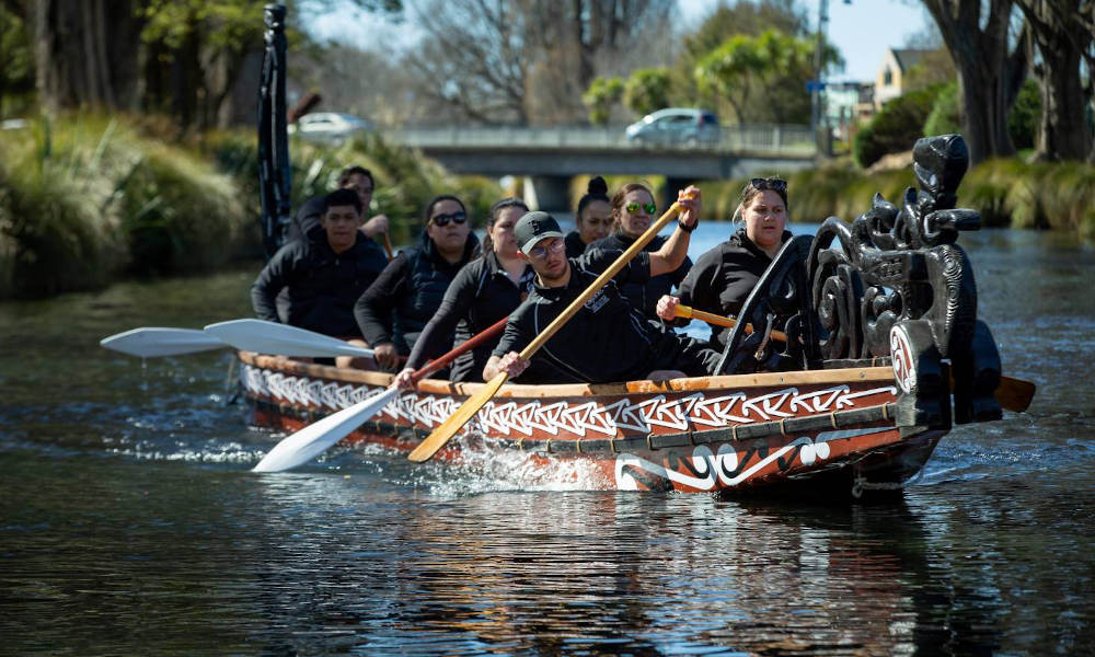 Waka Paddle On The Avon River - 45 Minute