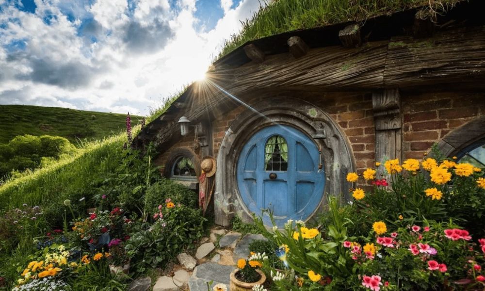 Small Group Hobbiton and Waitomo Day Tour from Auckland