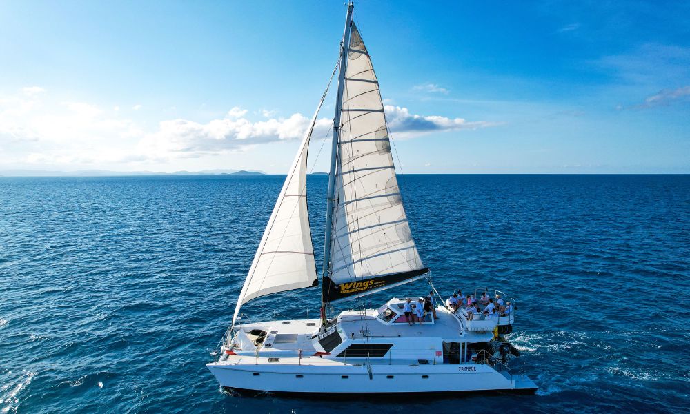 Whitsundays Yacht Sail SUP and Snorkel Tour with Lunch - 6 Hours