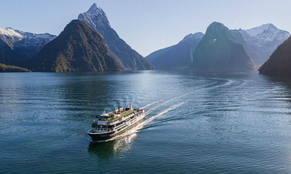 Milford Sound Coach and Cruise Departing Te Anau