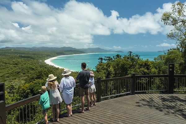 Whitehaven Beach and Hamilton Island Tour with Lunch