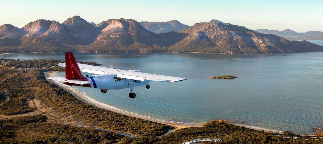 Wineglass Bay and Wildlife Tour with Scenic Flights from Hobart