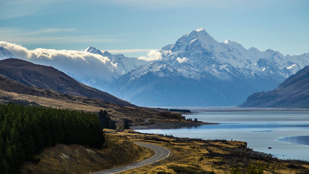Queenstown to Christchurch via Mt Cook Small Group Tour (1 Way)