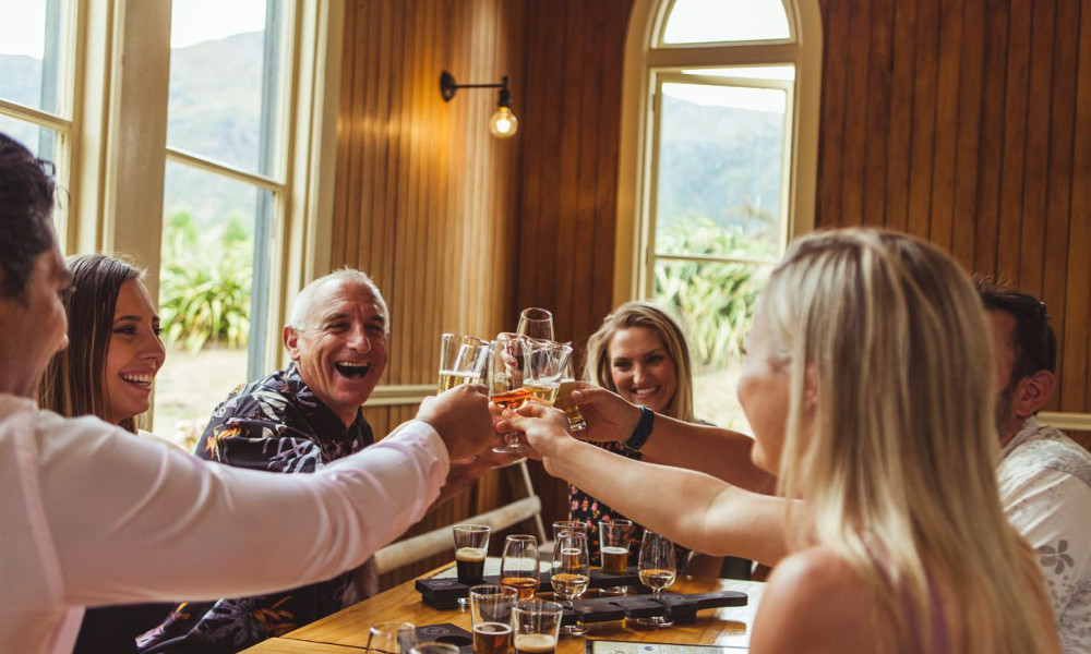 Half Day Twilight Wine and Craft Beer Tour from Queenstown