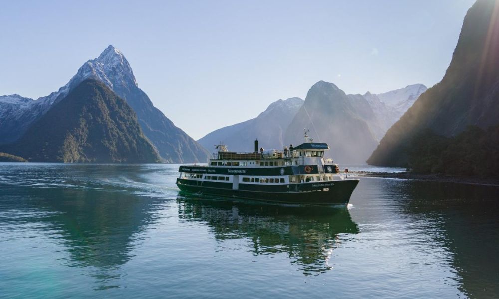 Milford Sound Full Day Tour & Cruise from Queenstown