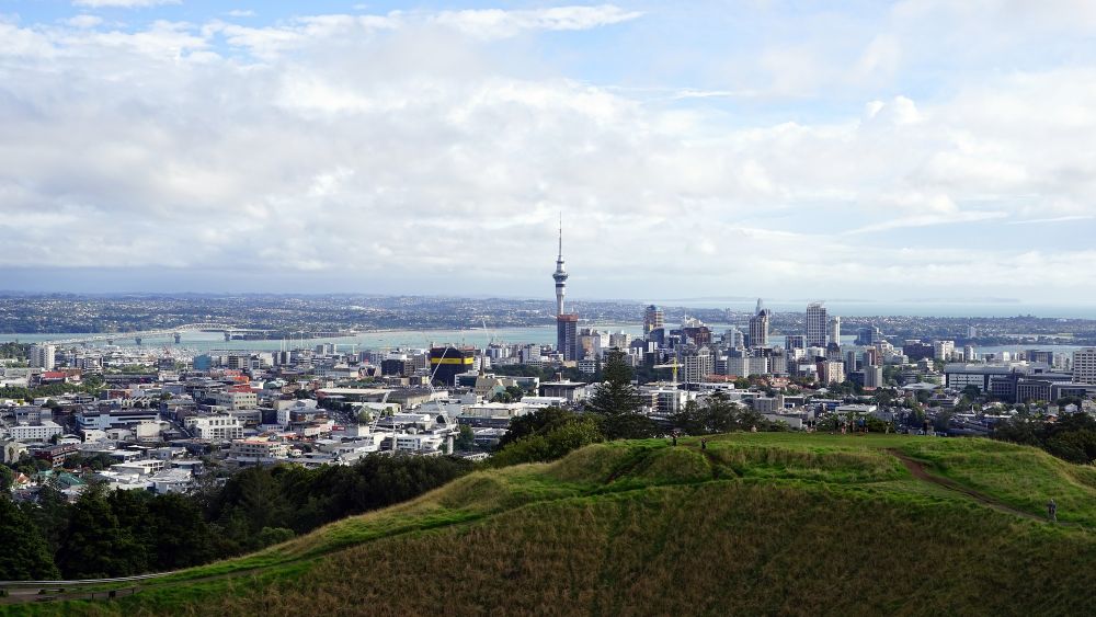 Auckland City & Wild West Coast Day Tour with Lunch