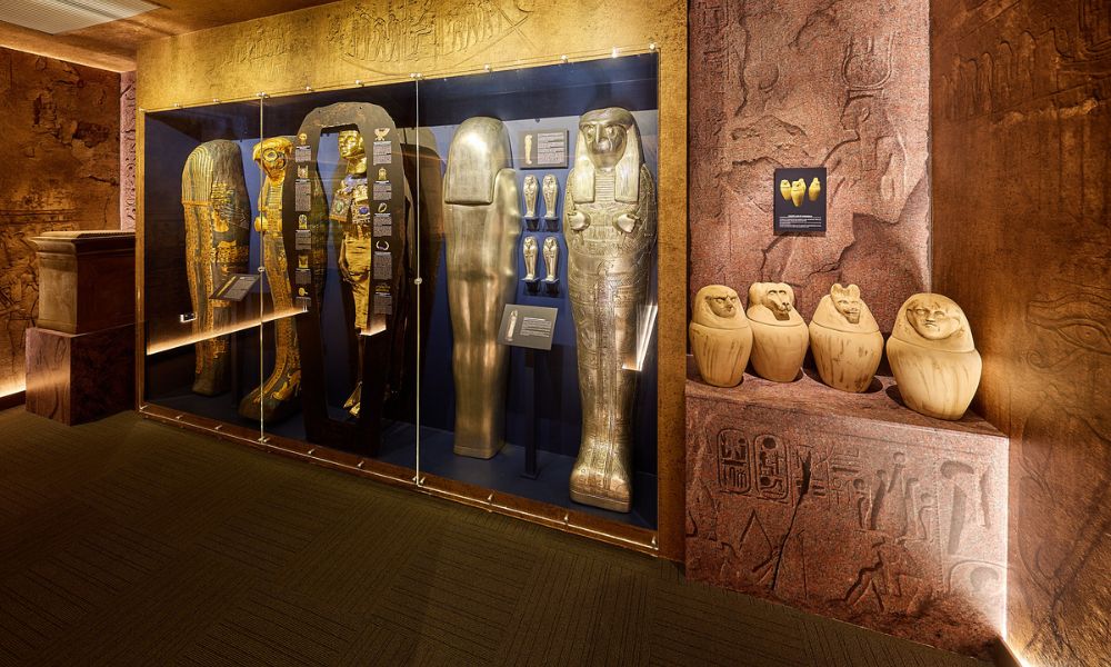 Tomb of the Pharaohs Guided Night Tour & 2 Course Dinner