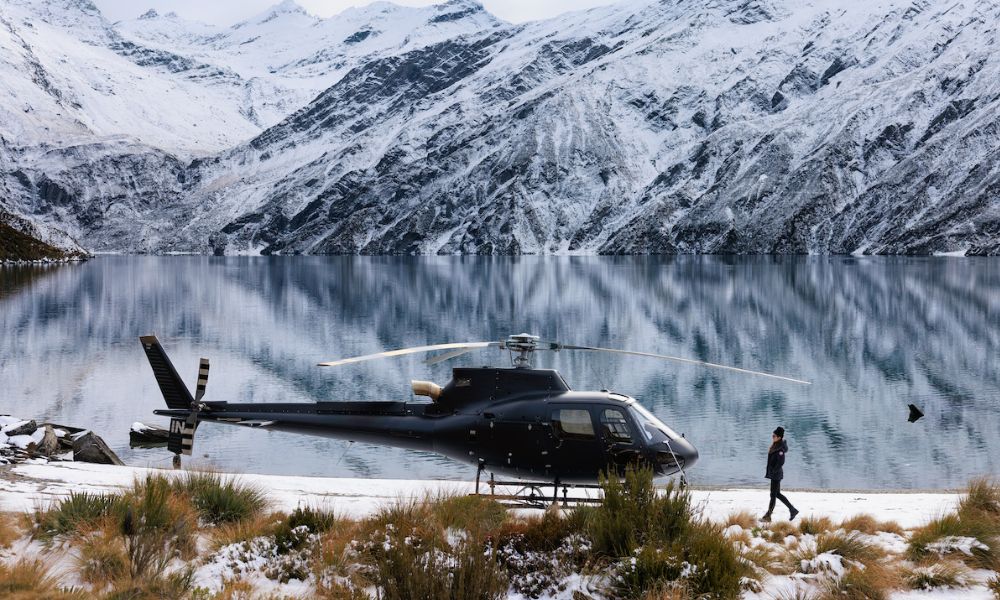 Glacier Helicopter Flight with Snow Landing - 70 Minutes