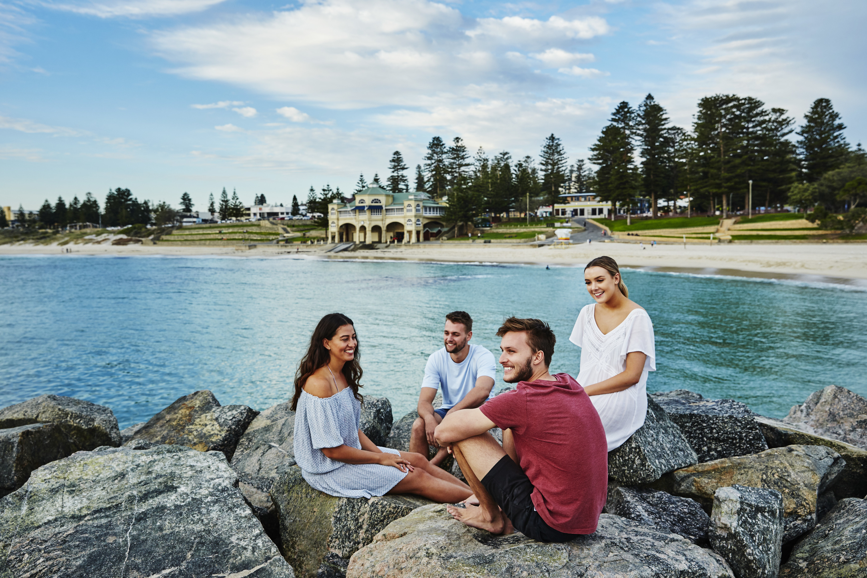 Swan River & Perth Coast Tour with Picnic & Wine - Half Day