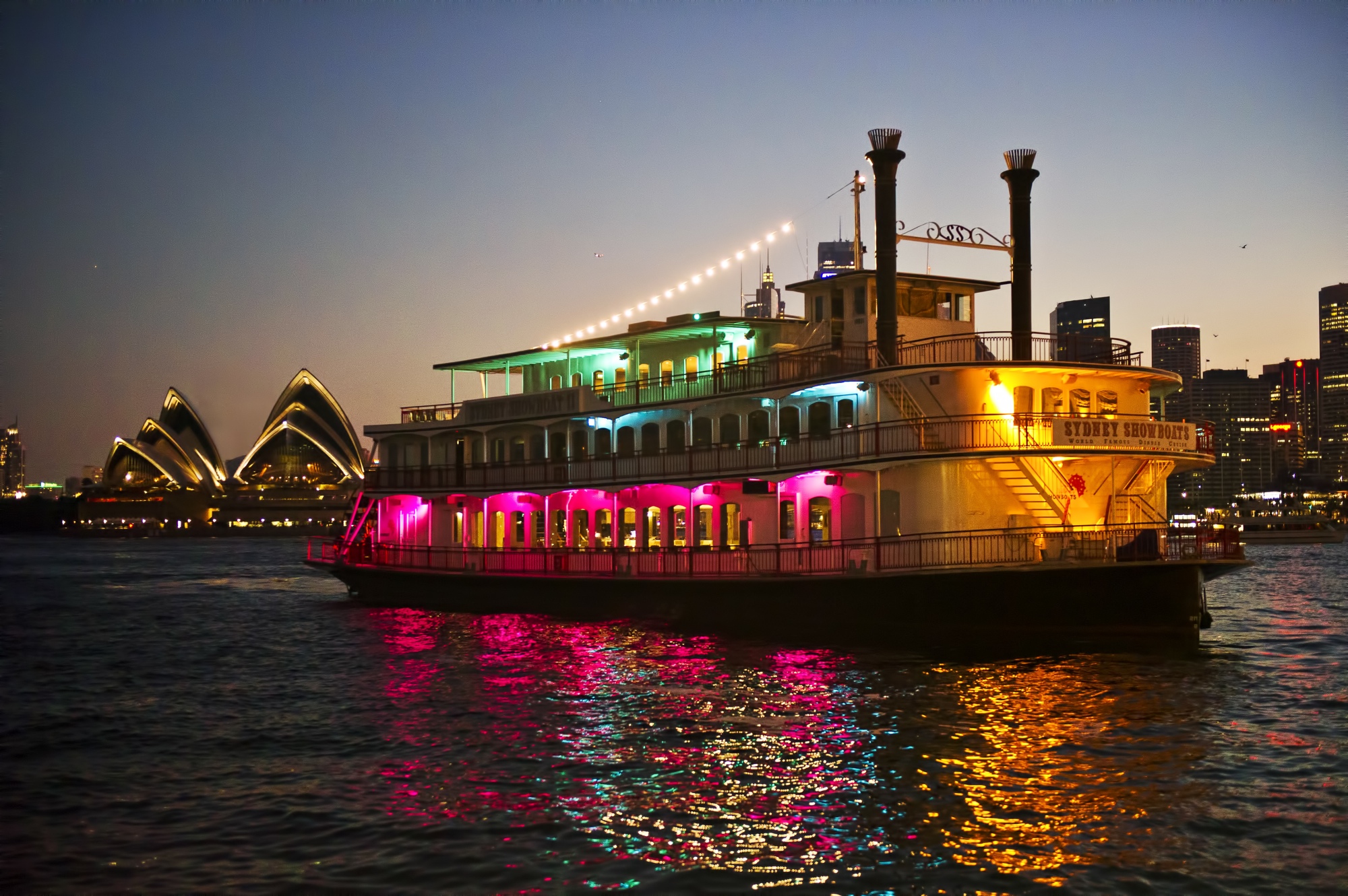 Sydney Cabaret Cruise with 3 Course Dinner - 3 Hours