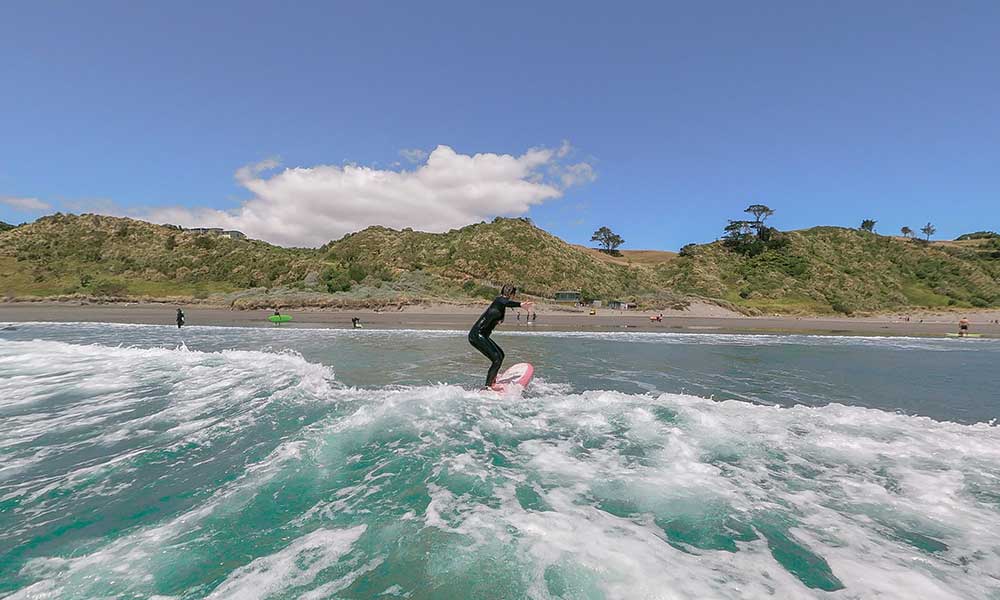 Private Surf Lesson at Ngarunui Beach - 90 Minutes - Raglan