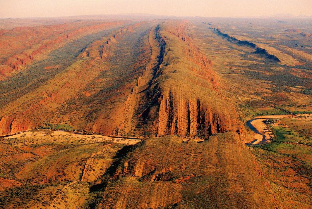 Top 10 Things to do in Ayers Rock - Visit the MacDonnell Ranges